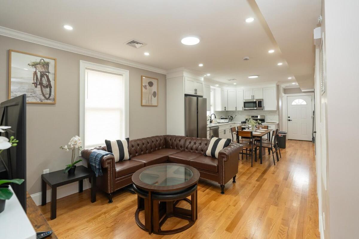 558-2 3Br Boston - Renovated Nest Near Aquarium Apartment
